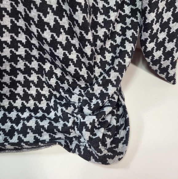 Jules & Leopold Patterned Blouse - Picture 6 of 7